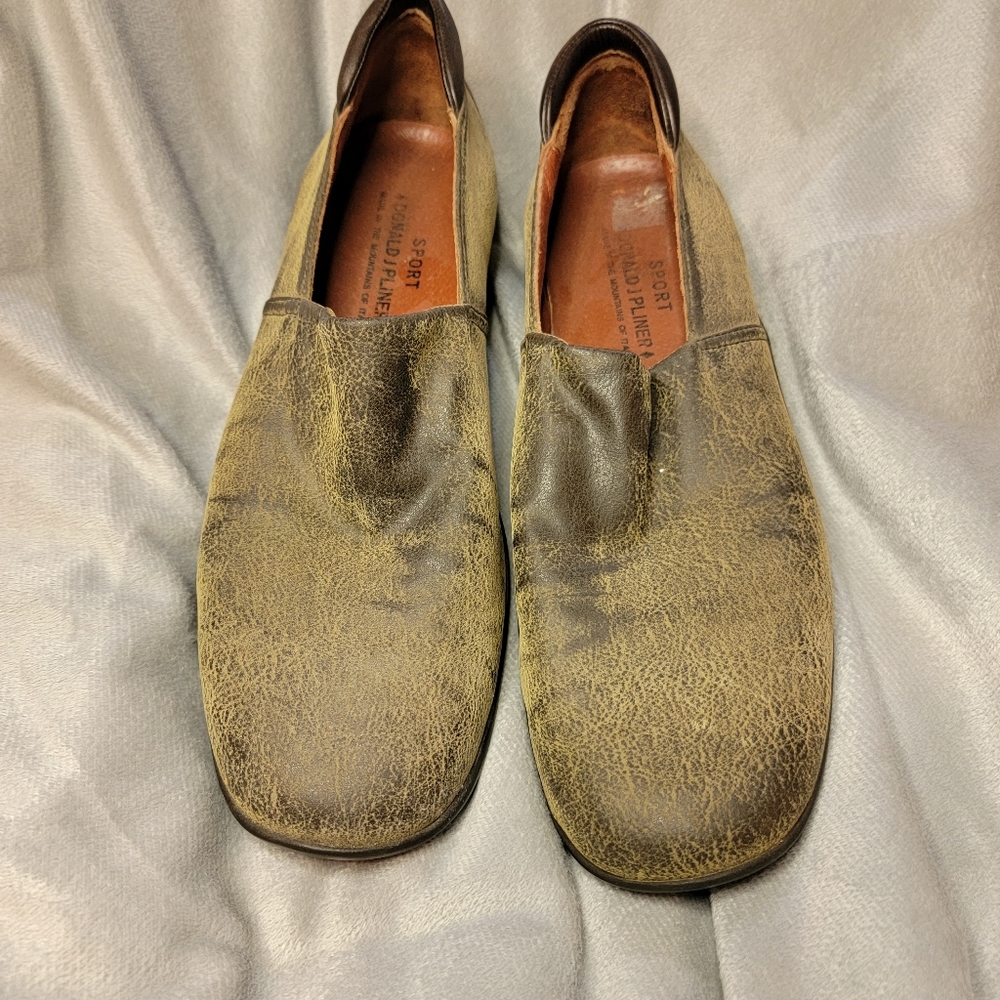 Donald pliner sport slip on